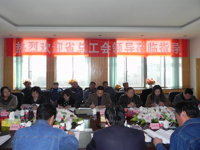 深入車間班組、“零距離”接觸職工、體驗(yàn)職工生活、傾聽職工心聲